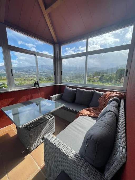 Chalet Casa Con Piscina En Arbo Vigo Luaran gambar